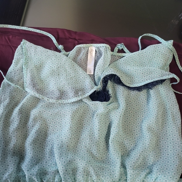 Romper - Picture 2 of 3